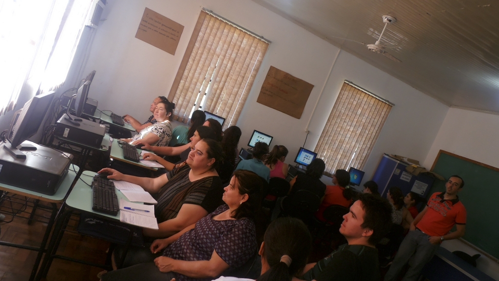 CRAS conta com três cursos profissionalizantes em andamento